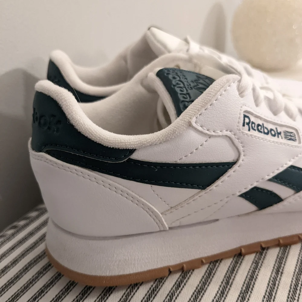 Reebok‎ Classic Leather sneakers White/green Youth 4.5